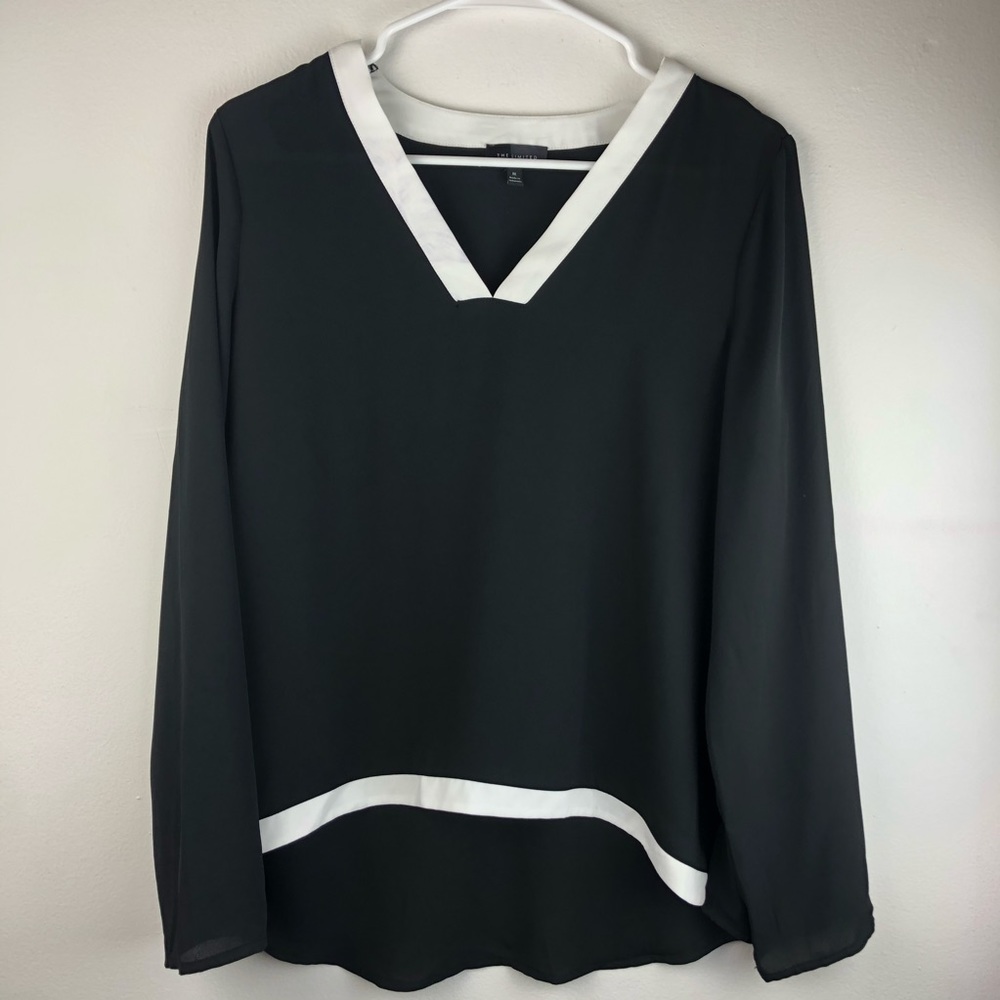 The limited black and white blouse size med